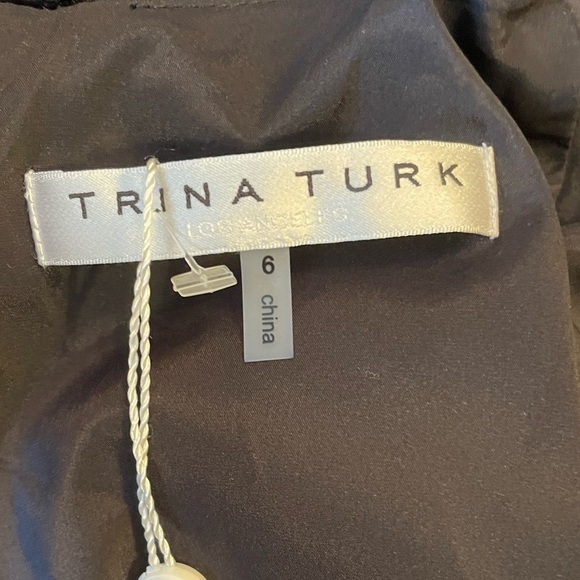 Trina Turk Black Velvet Velour Sleeveless Dress Flower Appliqué Pin Size 6 Party - Picture 9 of 12